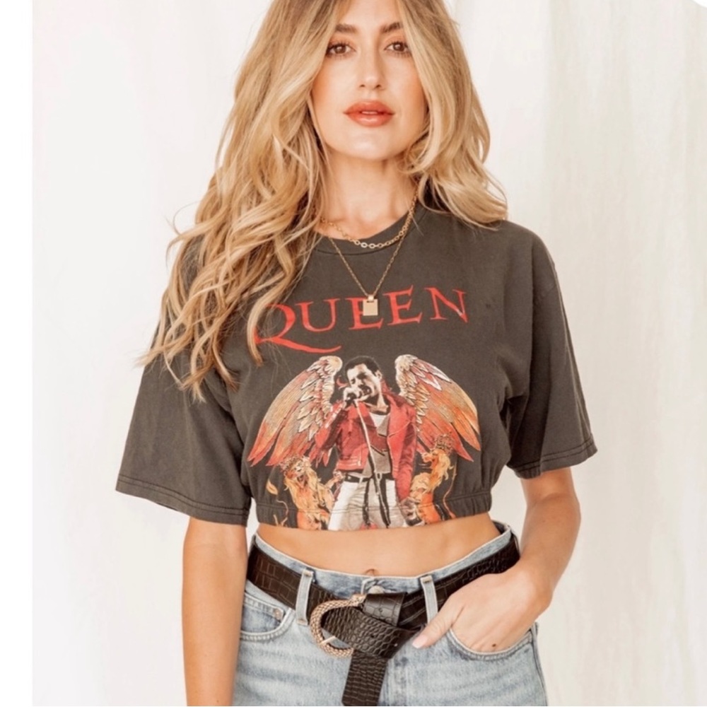 Queen Elastic Waist
Vintage Crop Tee